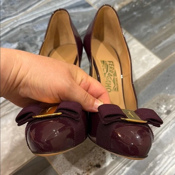 Salvatore Ferragamo Size 7.5 B Burgundy Patent Leather Pumps - Picture 14 of 17
